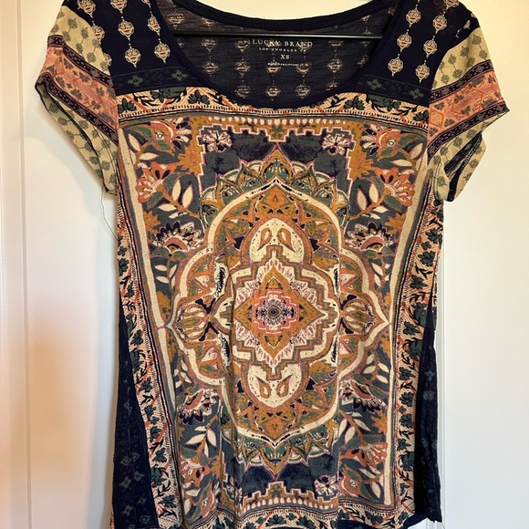 Lucky brand, indigo print, bohemian Mandala swoop neck, short sleeve blouse - Picture 4 of 6